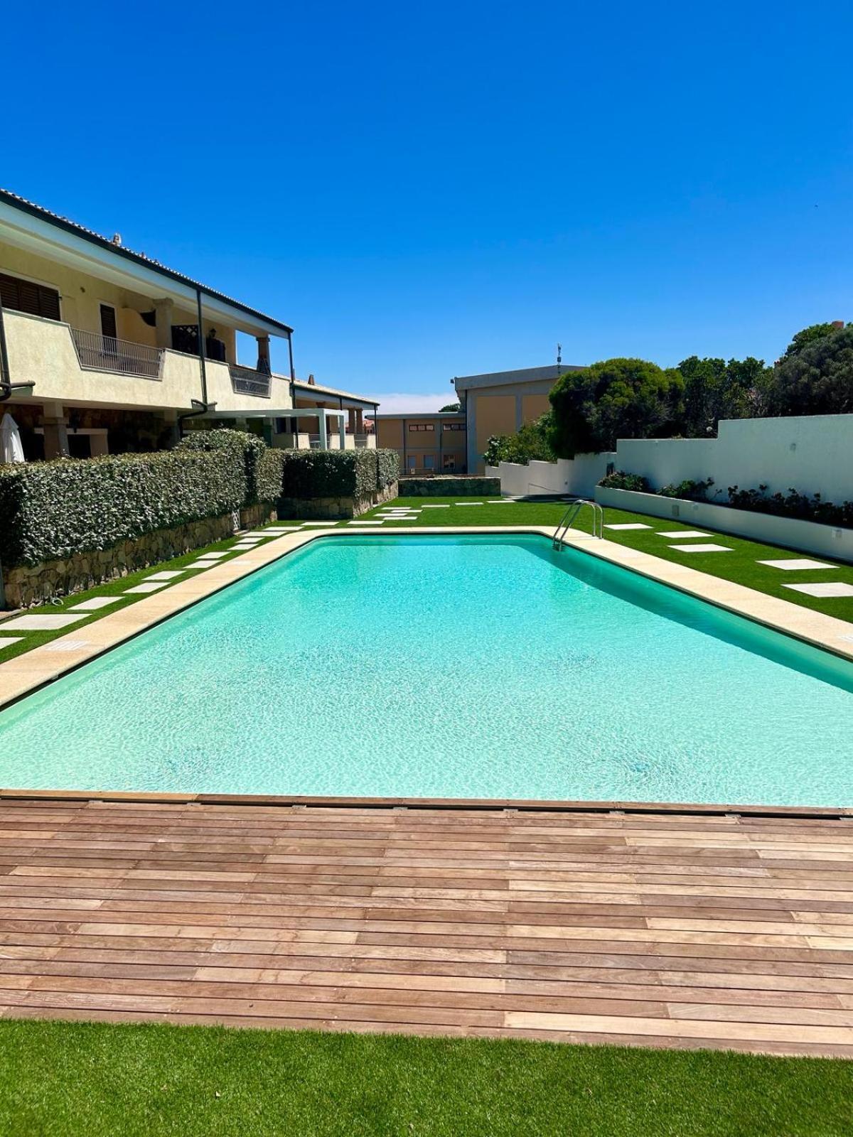 Appartamento Incantevole Con Piscina Palau Exteriör bild